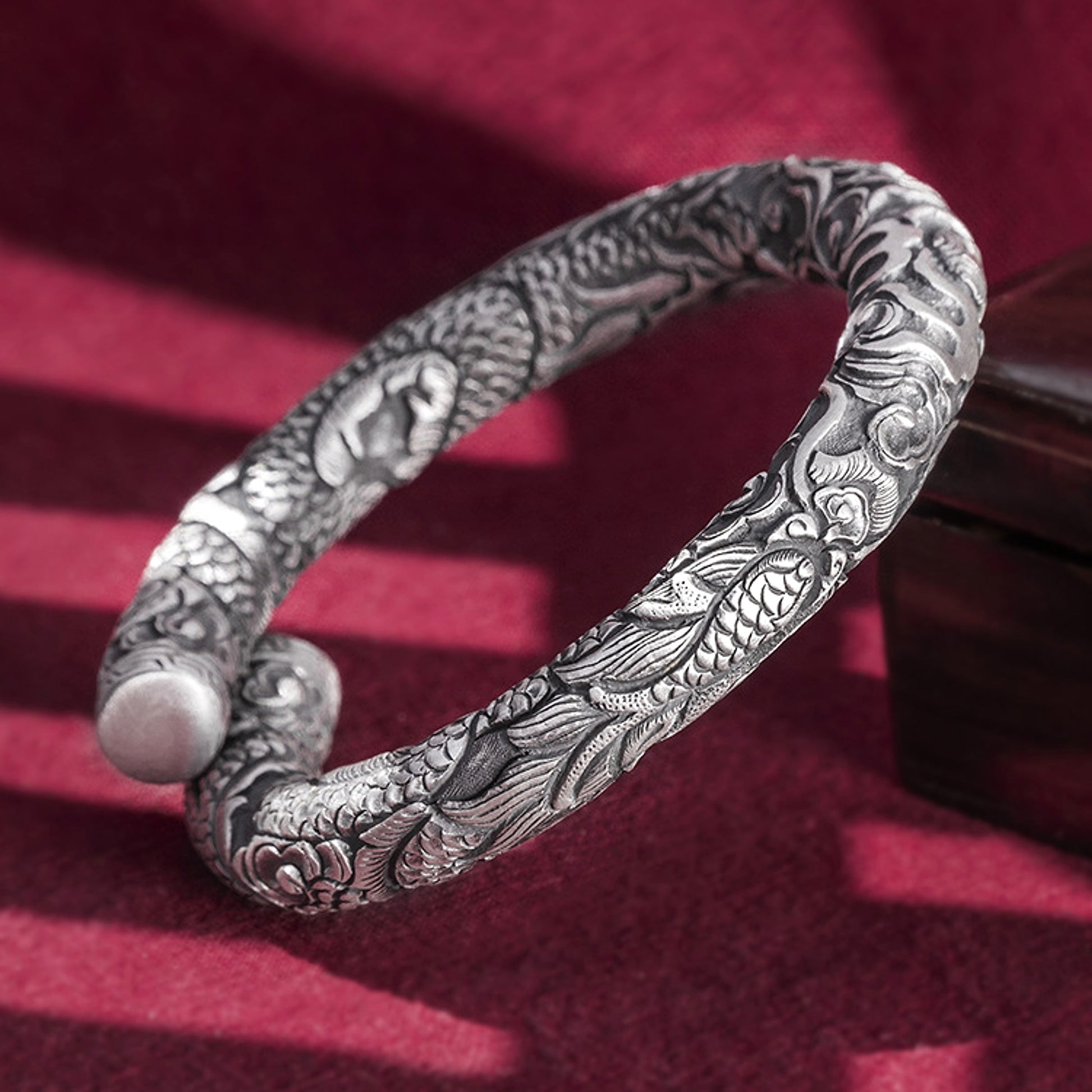 Men's Silver Double Head Bead Playing Bracelet - enhanced image 8