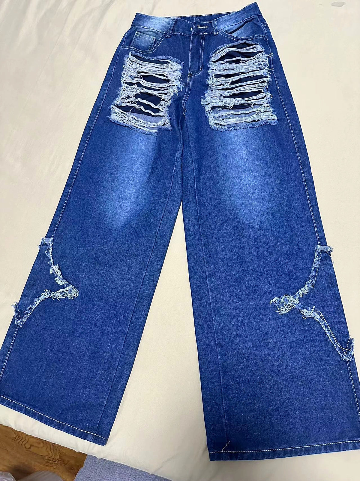 Patch Ripped Street Jeans – Haute Edition 25 - enhanced image 8