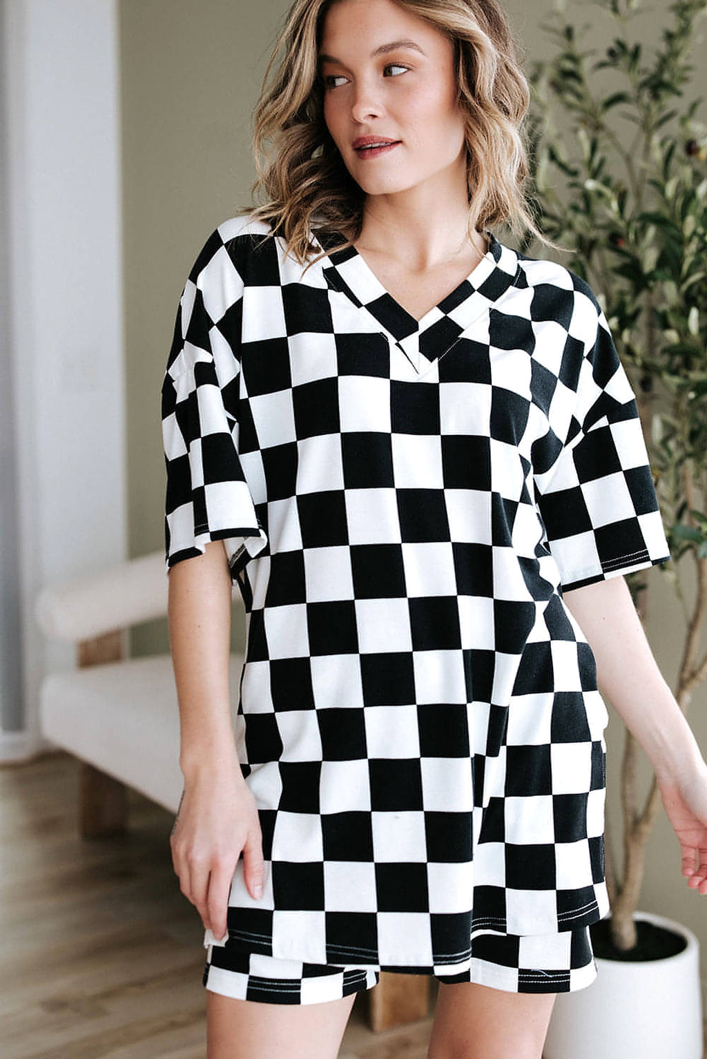Black Checkerboard Print V Neck Loose Tee and Shorts Lounge Set - enhanced image 9