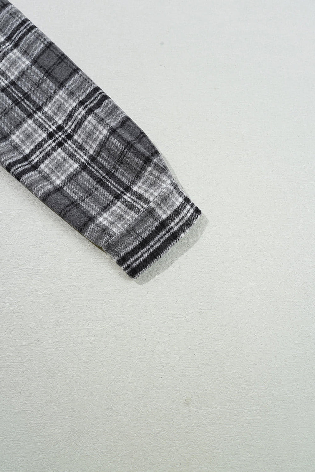 Black Plaid Print Flap Pockets Contrast Hooded Loose Shacket. - enhanced image 9