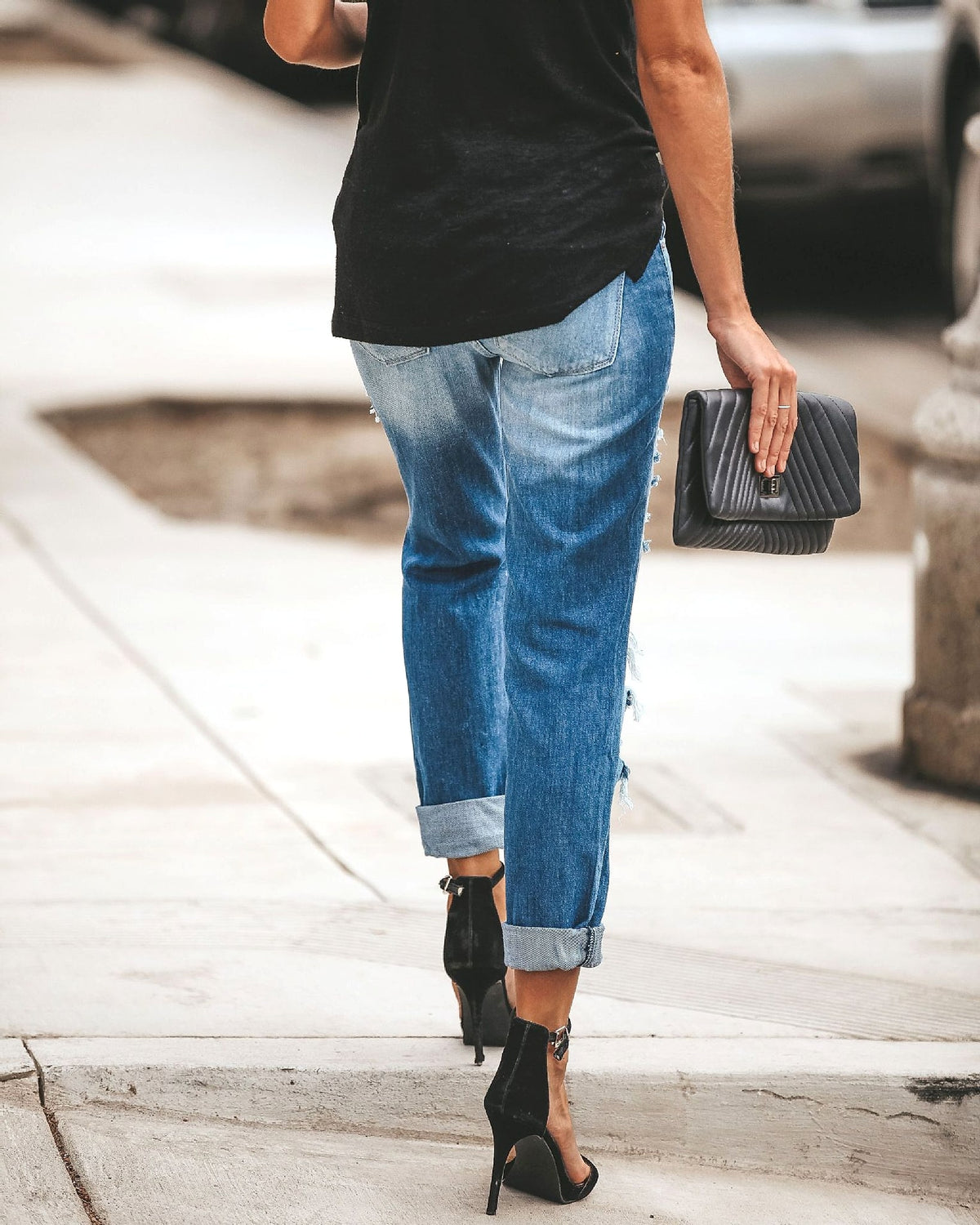 Large ripped jeans - enhanced image 9