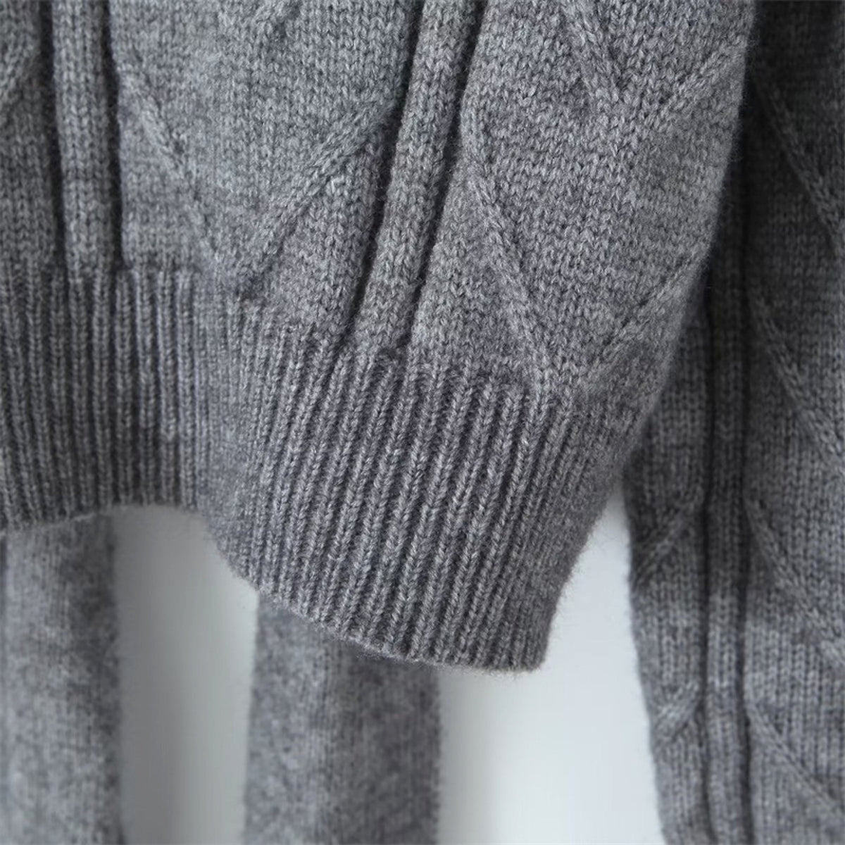 A.1 Short Backless Knitted Sweater Women - enhanced image 9