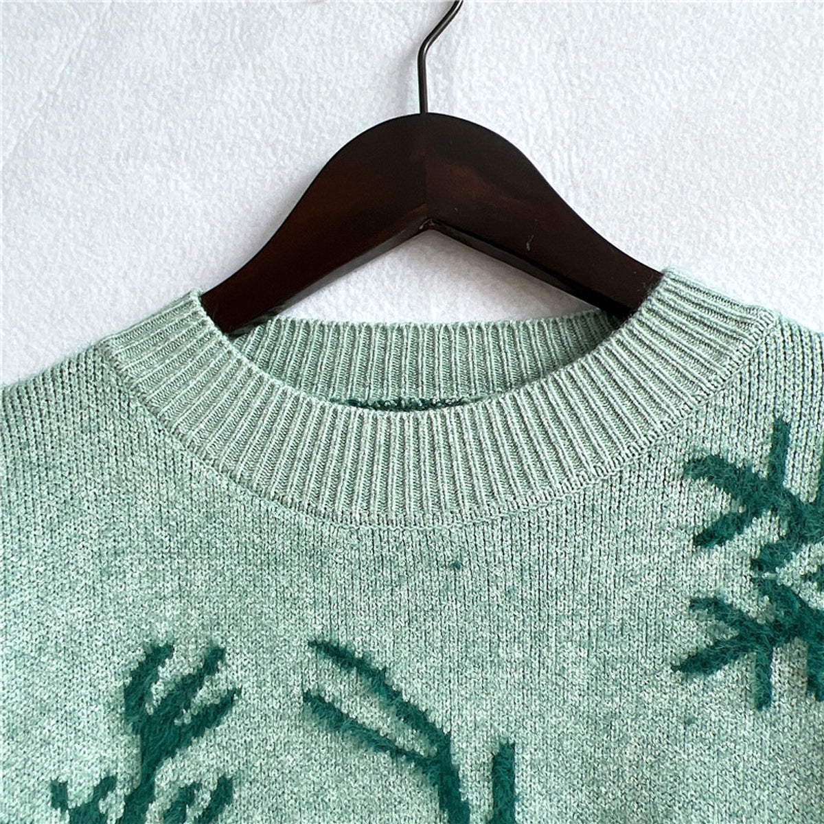 Women's Fashion Round Neck Long Sleeve Knitted Christmas Sweater - enhanced image 10