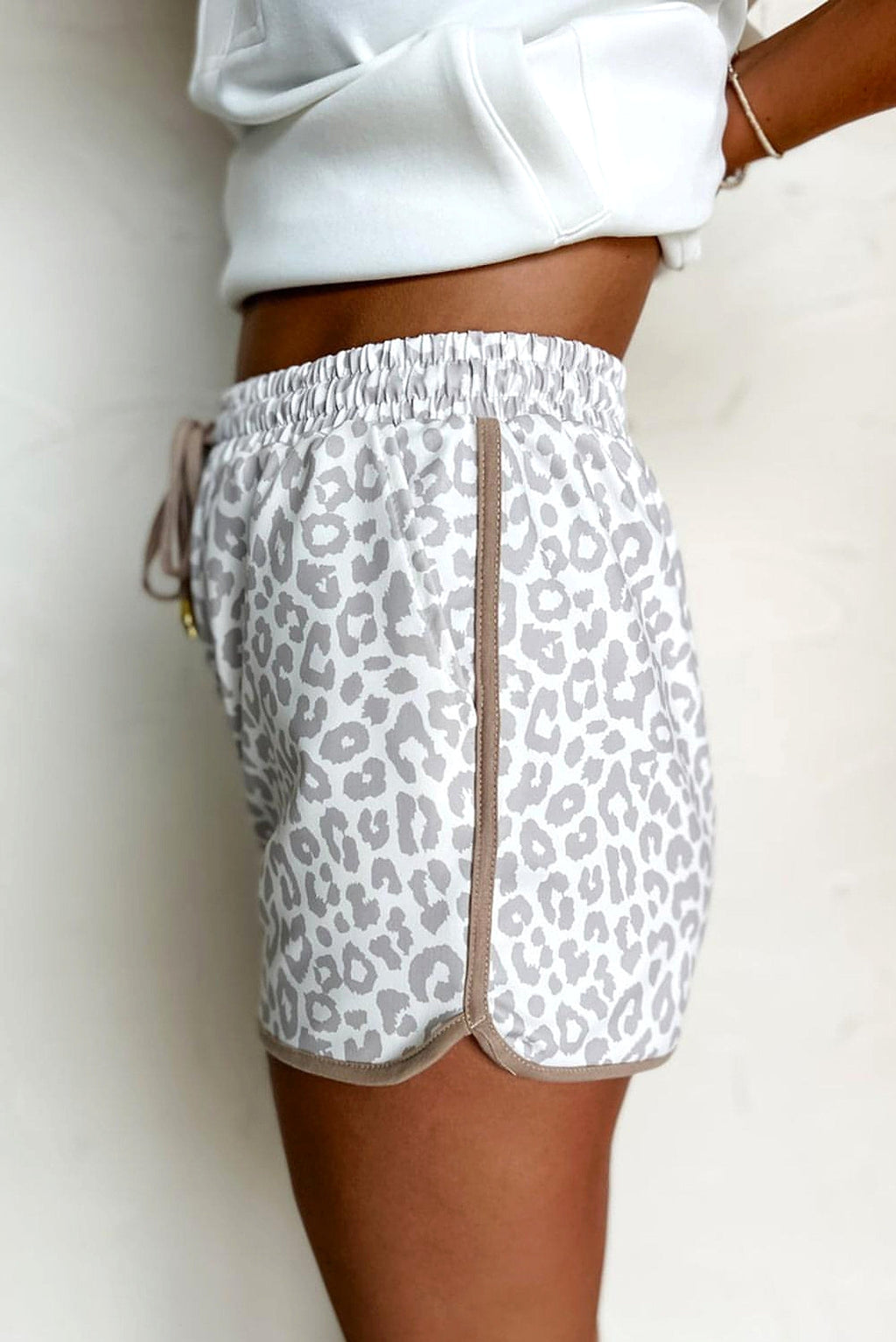 White Leopard Elastic Waist Lace up Contrast Trim Casual Shorts - enhanced image 11