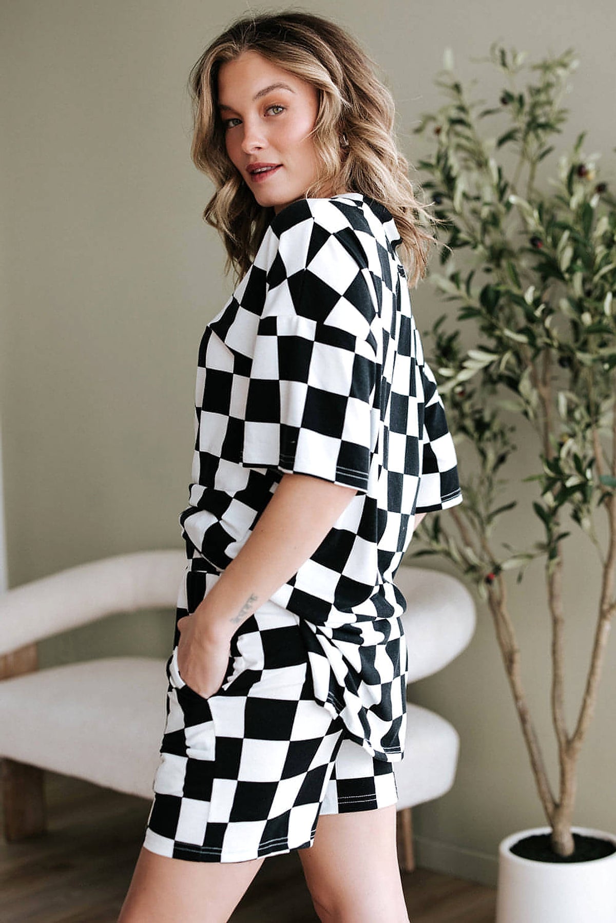 Black Checkerboard Print V Neck Loose Tee and Shorts Lounge Set - enhanced image 12
