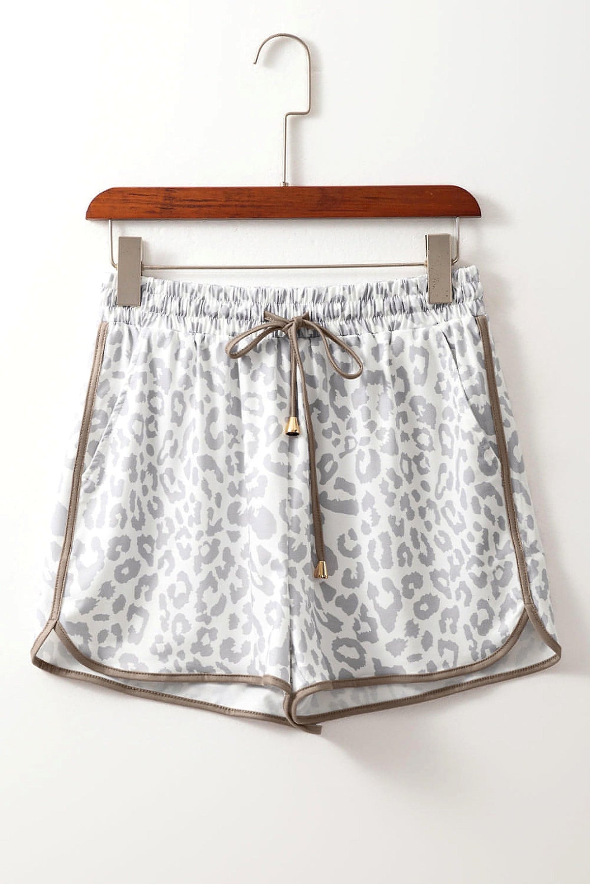 White Leopard Elastic Waist Lace up Contrast Trim Casual Shorts - enhanced image 12